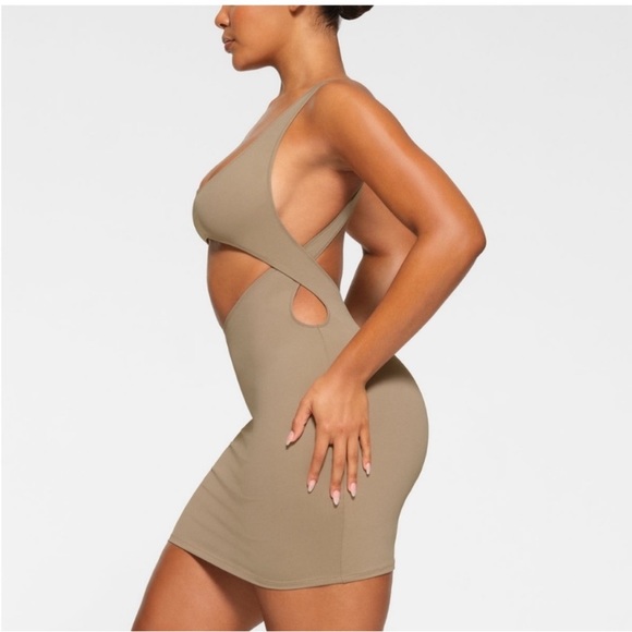 Skims Signature Swim Cut Out Tank Dress Women's NWT 3662 - Picture 2 of 8